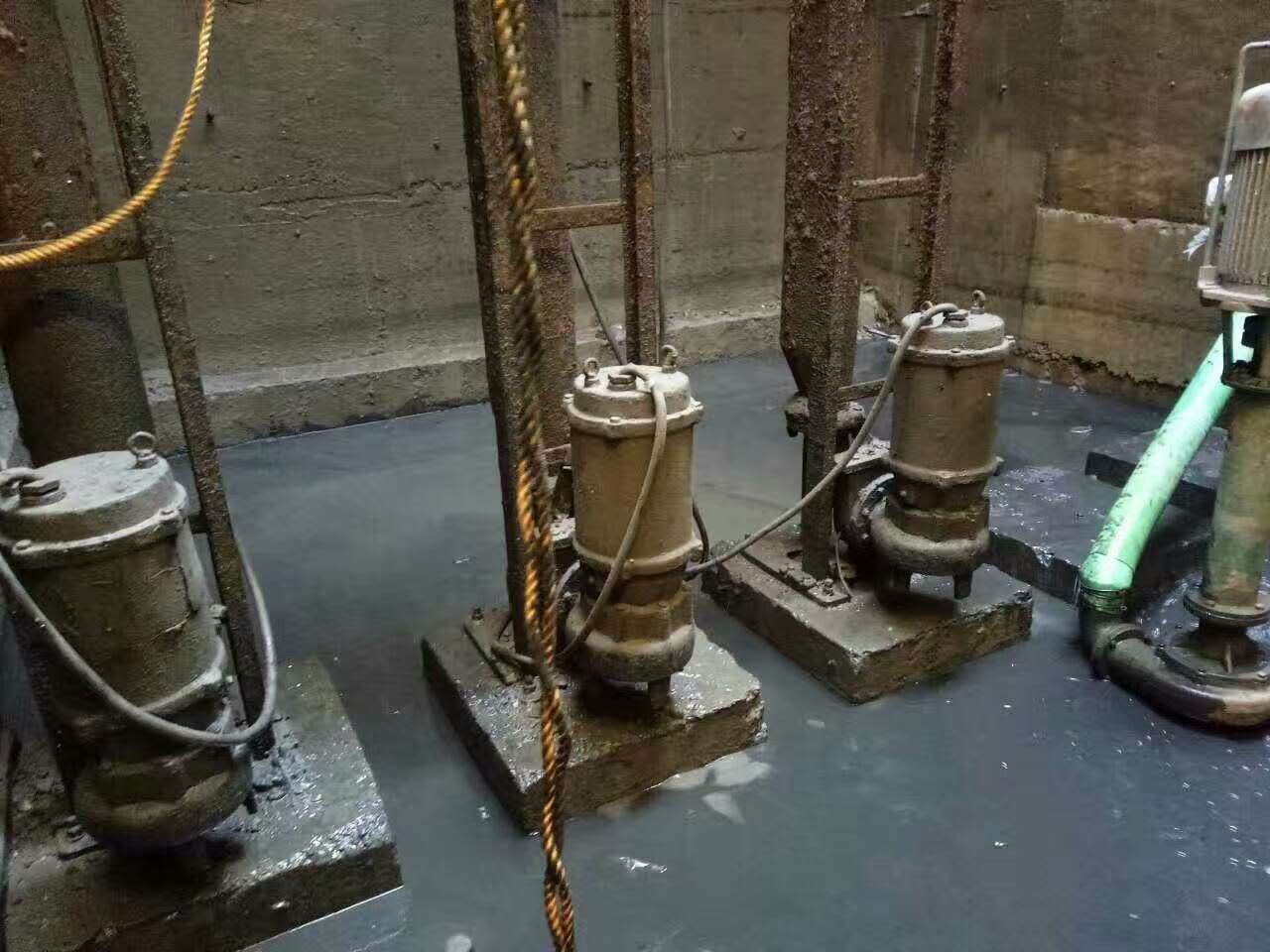 马关污水池清理